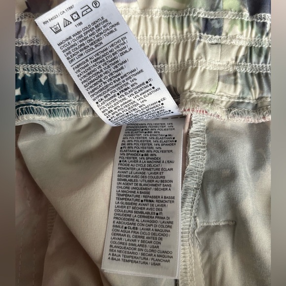 Athleta | Savannah Bermuda Shorts - Lumen Floral Cream - Picture 13 of 13